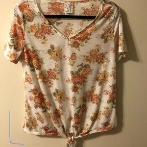 Flower top with tie in front!
